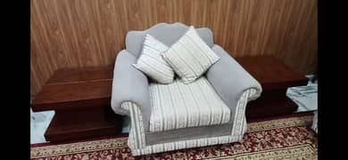 5 Seater Wooden Sofa Set in pristine condition.