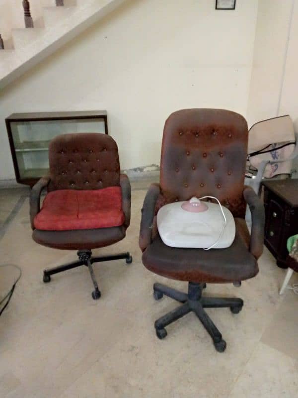 2 computer chairs 2