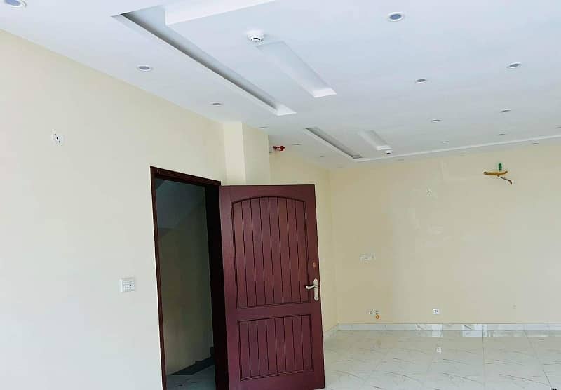 4 Marla commercial floor available for Rent in dha Phase 6 Main boulevard 8