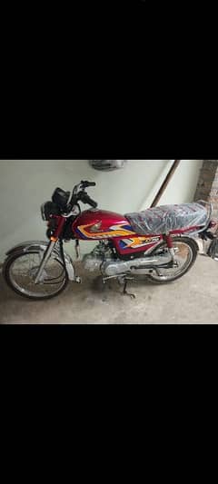 I am selling my new motorcycle Honda CD70