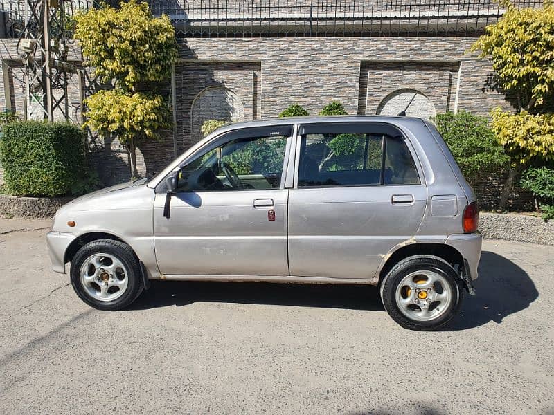 Daihatsu Cuore 2004 4