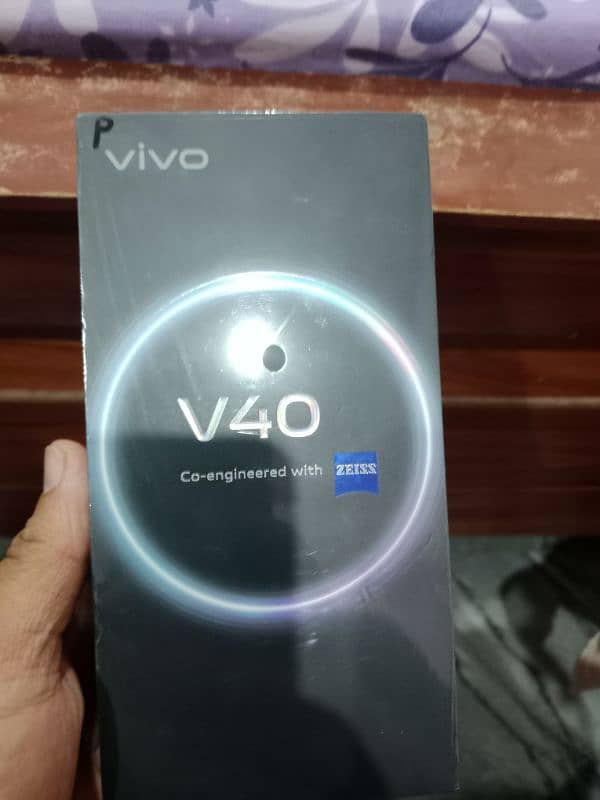 Vivo V40 3