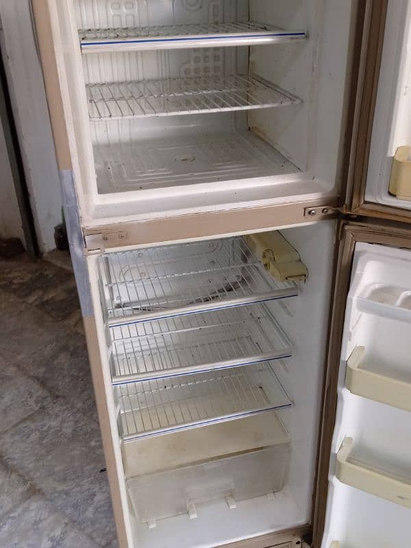 Dawlance company fridge 0