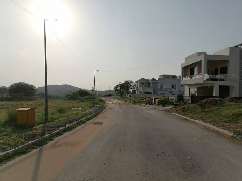 1 kanal Plot For Sale in DHA-3 Islamabad Ex-Serene city 2