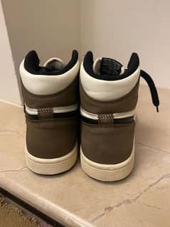 Air Jordan 1 Dark Mocca Size 43