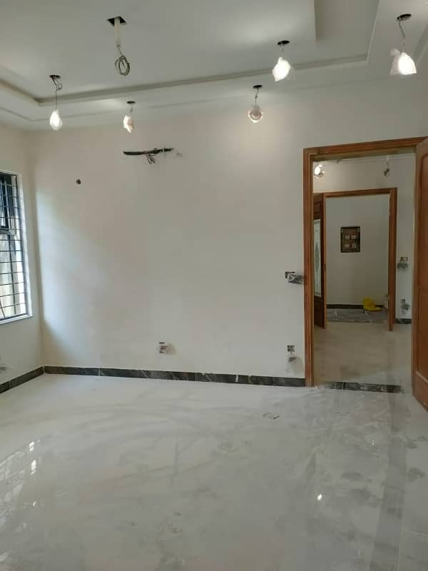 Ten Marla Non-Furnished Brand New Upper Portion Available For Rent In Bahria Town, Lahore. 14