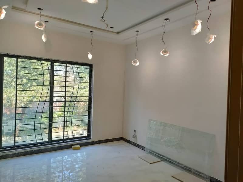 Ten Marla Non-Furnished Brand New Upper Portion Available For Rent In Bahria Town, Lahore. 15