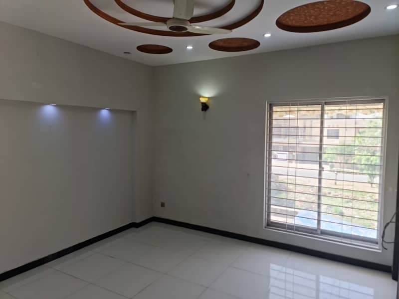 brand new portion for rent with gass real pics ready to shift 5