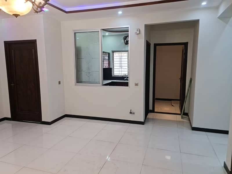 brand new portion for rent with gass real pics ready to shift 6