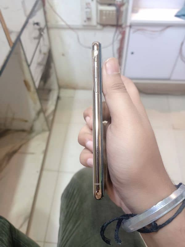 IPhone Xs non factory unlocked 1