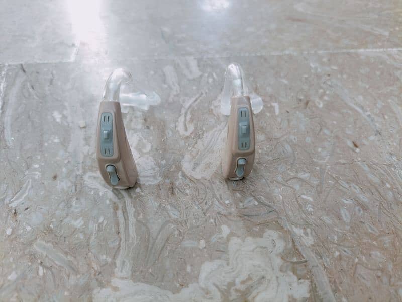 PHONAK HEARING AID'S 2