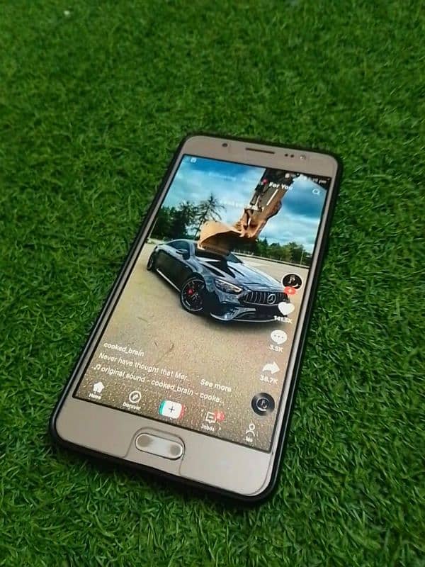 SAMSUNG J5,10 ALL OK AMOLED DISPLAY. . DUAL SIM PTA APPROVED 4G. . 6