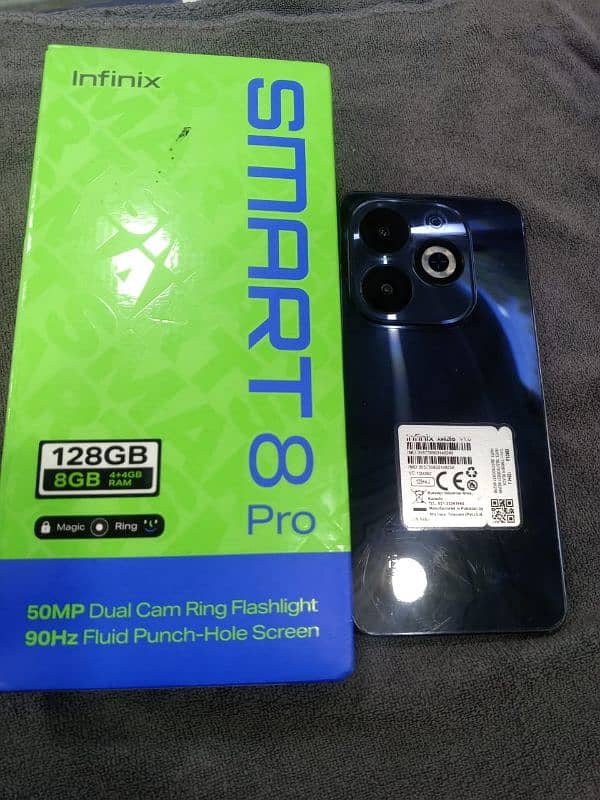 infinix smart 8 pro 4 128 with box and charger 0