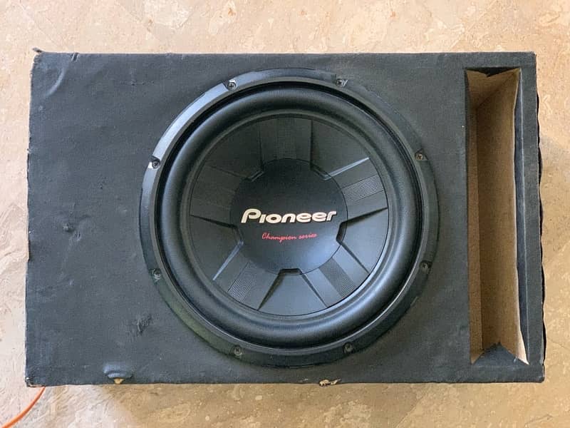 Pioneer 12 Inch car subwoofer. 0