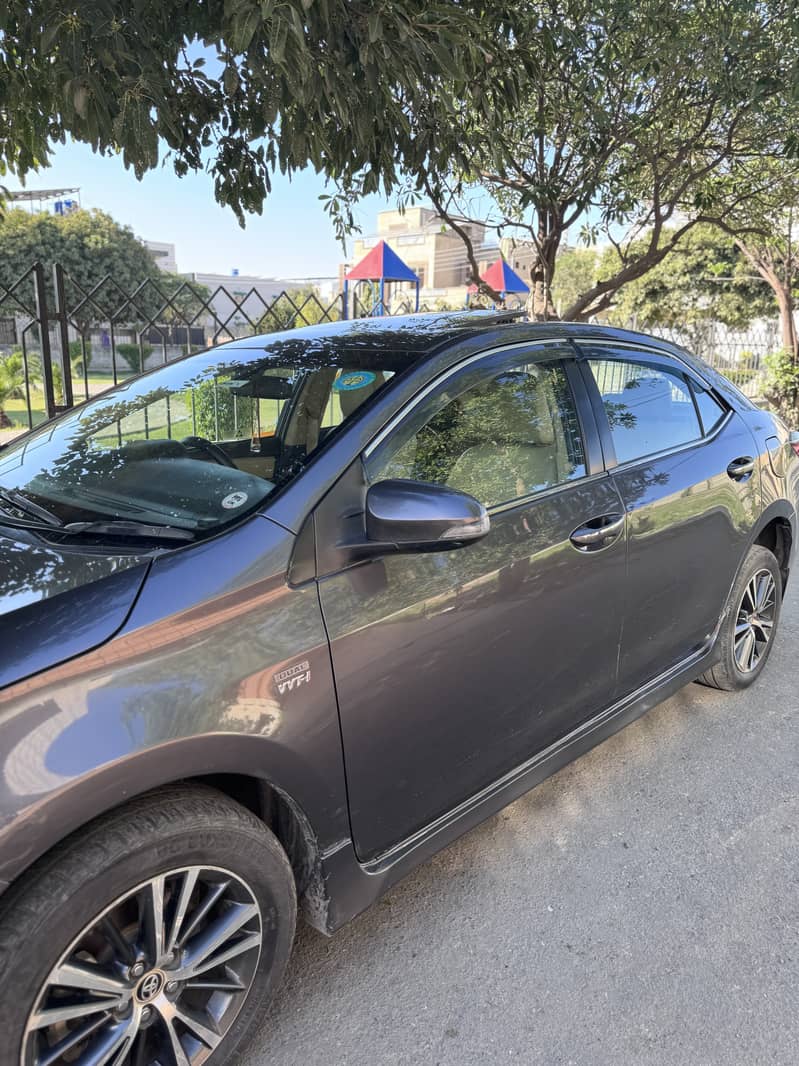 Toyota Corolla Altis Grande CVT 1.8 5