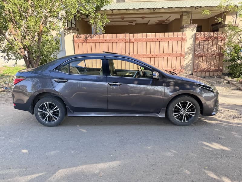 Toyota Corolla Altis Grande CVT 1.8 8