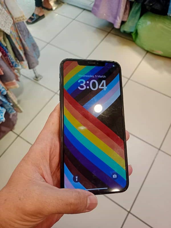 XS Max Ladies hand Use 0