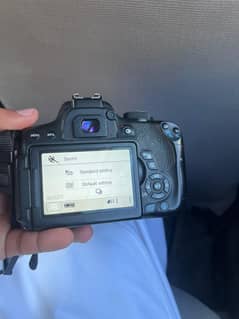 canon eos750D camera