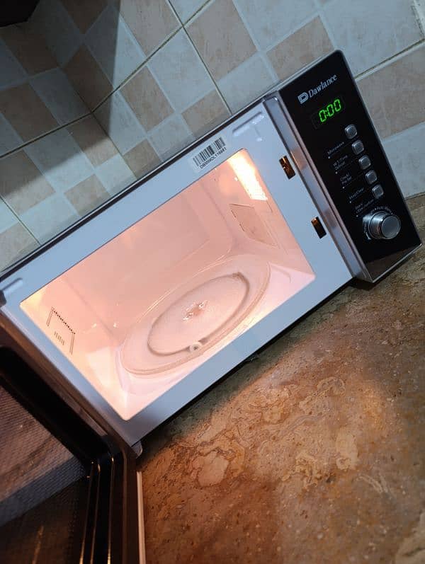 Dawlance microwave oven 1