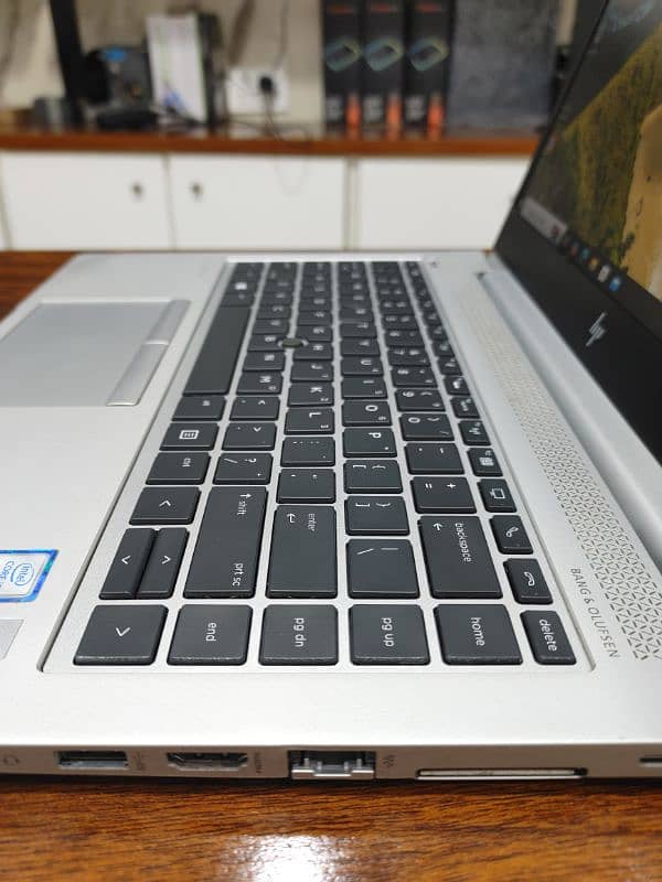 hp elitebook 840 G6, i5 8th gen, 8/256, 14" FHD 6