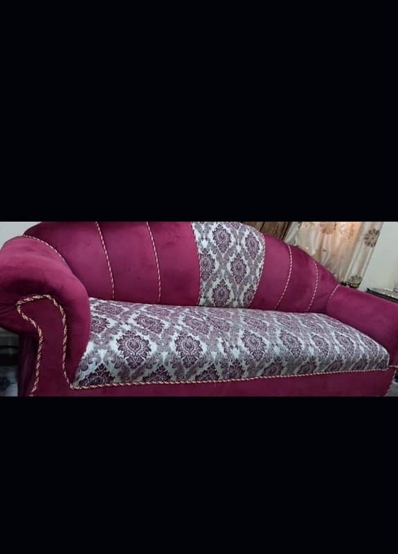 one Two three   sofa set 2 month  use huway new condition urgant sale 2