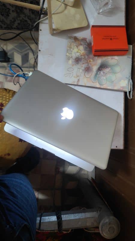 MacBook Pro (13-inch, Mid 2012) 0