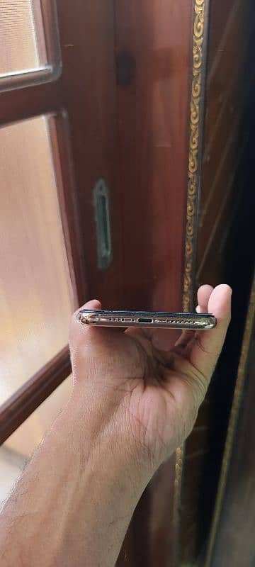 IPhone Xs Max Pta approved 256gb With box golden colour 5