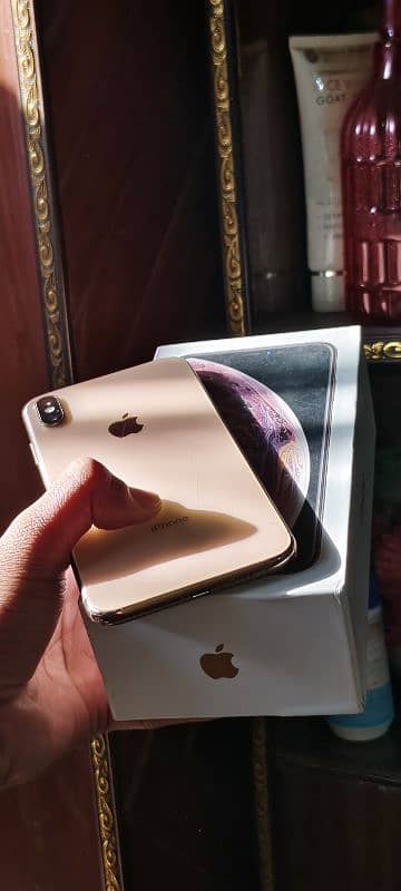 IPhone Xs Max Pta approved 256gb With box golden colour 8