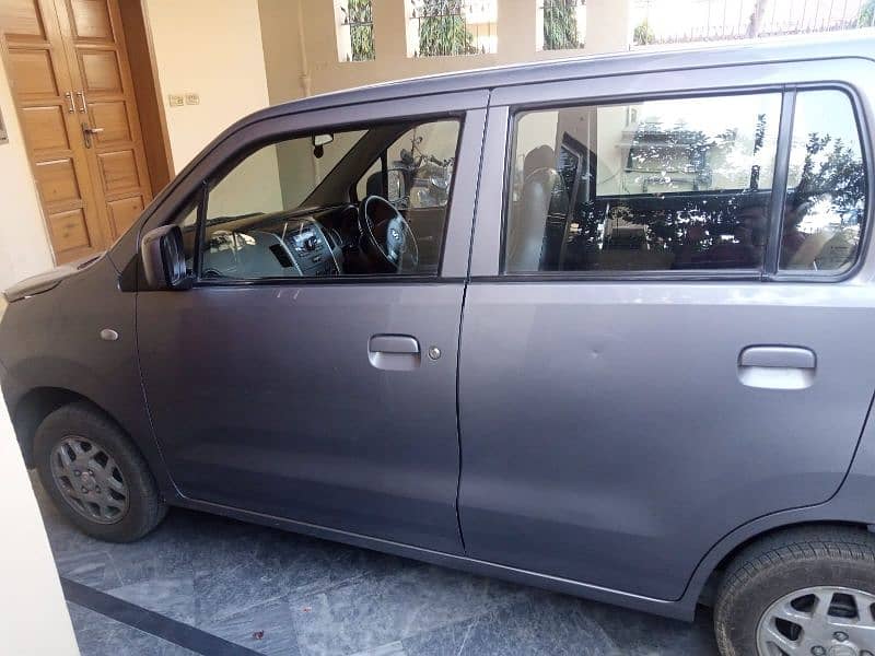 Suzuki Wagon R 2018 15