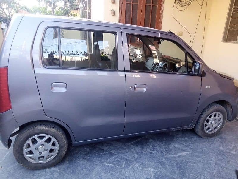 Suzuki Wagon R 2018 16