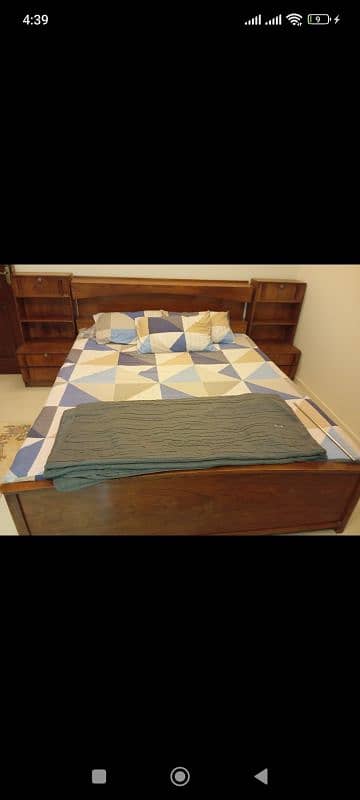 Sheesham Bedset with 2 side tables available for sale 0