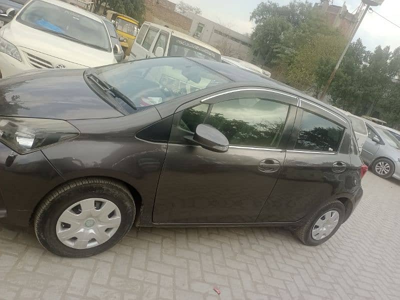 Toyota Vitz 2014 4