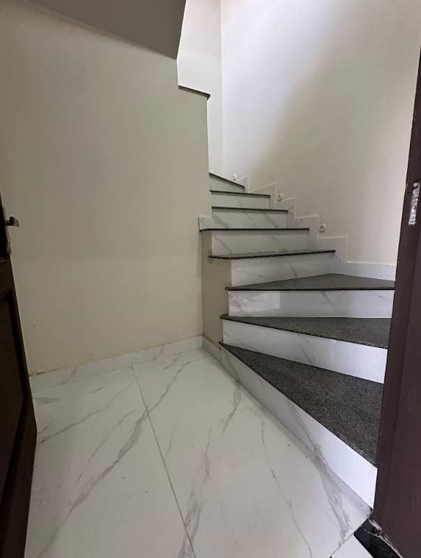 10 Marla Beautifully designed house For Rent In Park View City Lahore. 2