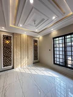 10 Marla Beautifully Designed Upper Portion For Rent In Park View City Lahore.