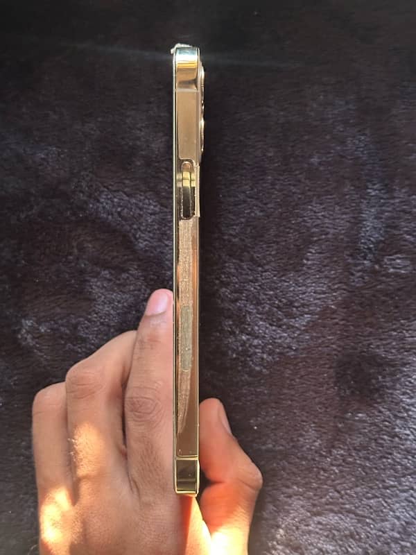 iphone 12 pro 128Gb Gold 2