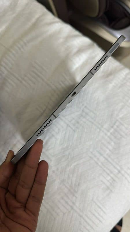 Apple ipad pro M2 condition 10 By 10 1