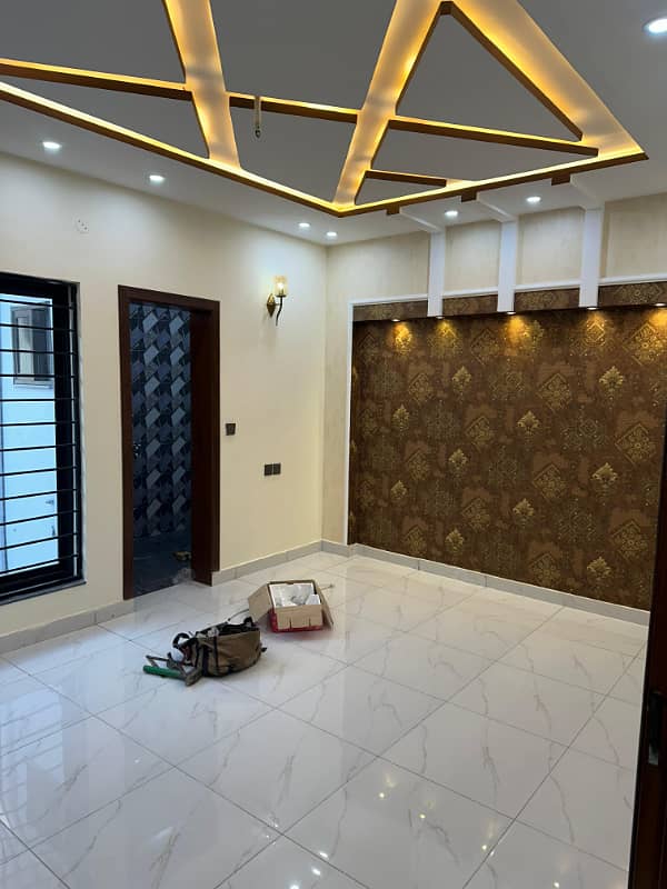 5 Marla Brand New Lower Portion For Rent In Park View City Lahore. 6