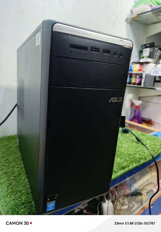 ASUS Desktop PC M11AD-US002O Intel Core i3-4150 6GB DDR3 1TB HDD 0