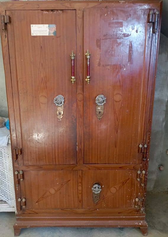 iron cupboard with good condition 0