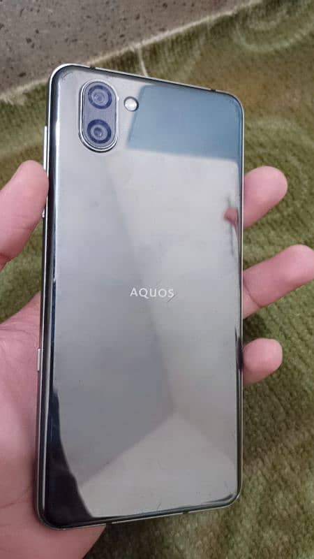 Sharp Aquos R3 snapdragon 855 2