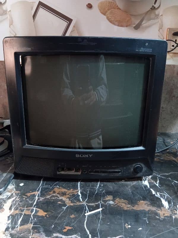 14 inch Sony tv 0