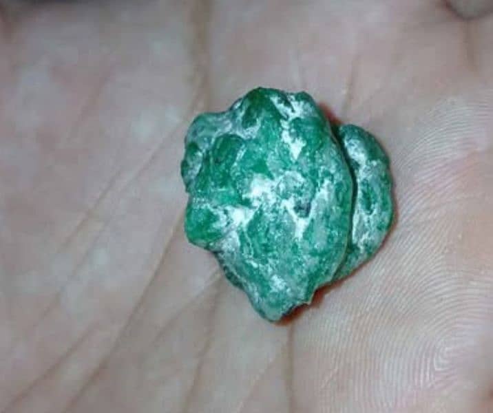 SWAT EMERALD ROUGH 6