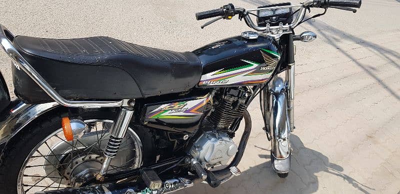 Honda CG125 2016 Black for sale 3