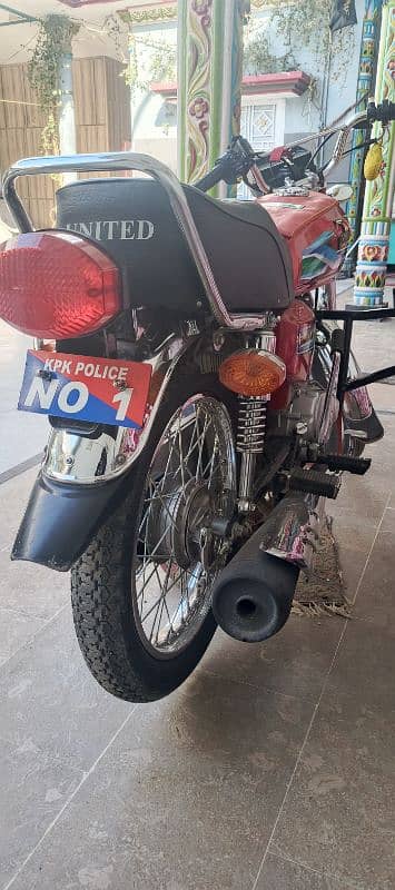 125 bike urgent sale new condition 4