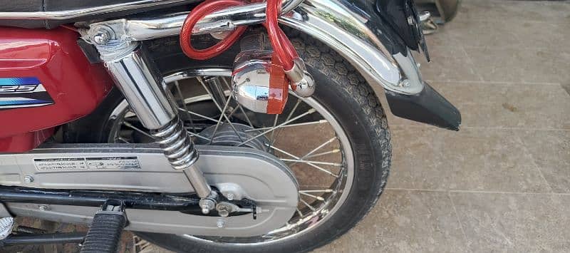 125 bike urgent sale new condition 5