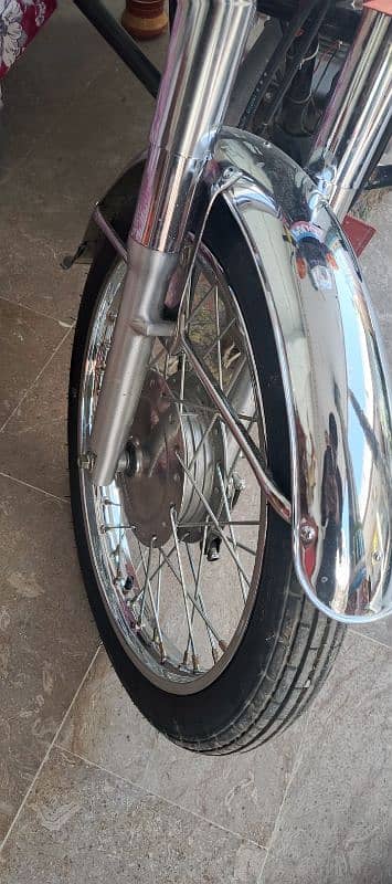 125 bike urgent sale new condition 7