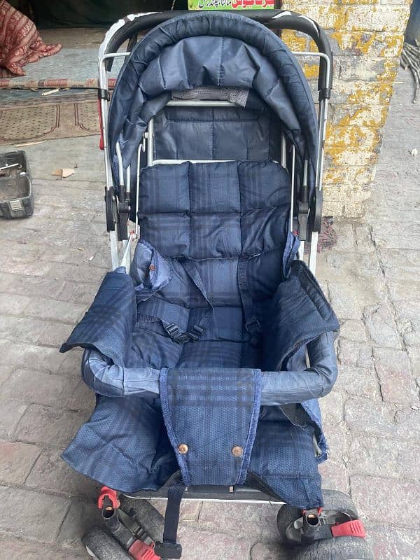 pram working condition and double large tyre 3