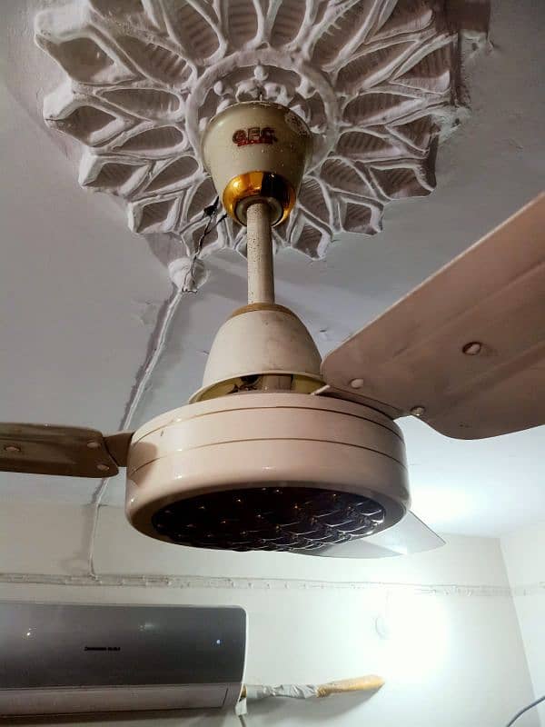 excellent condition fan 10/10 2