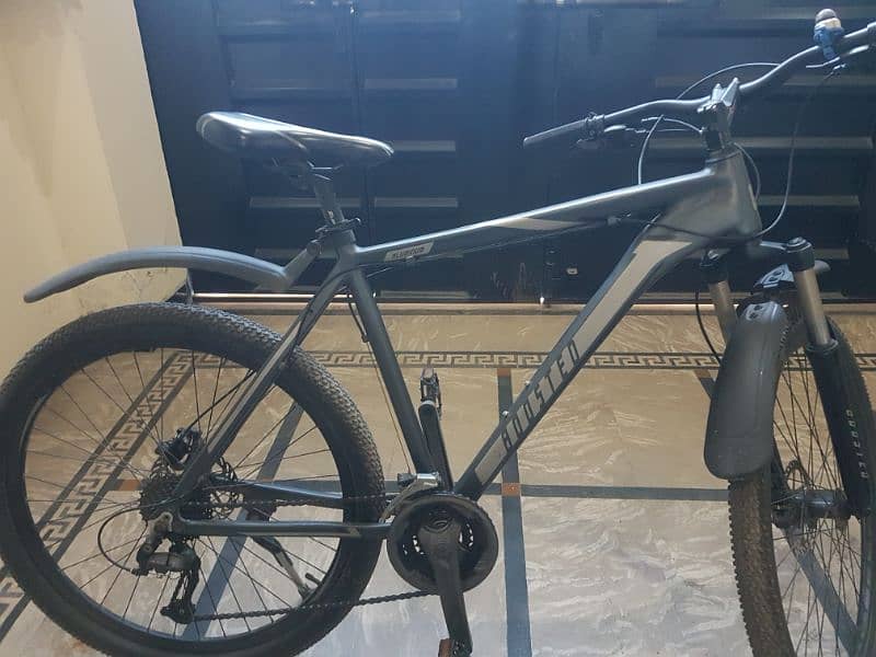 Boosted Imported MTB Mountain Bike 10/10 Condition 8