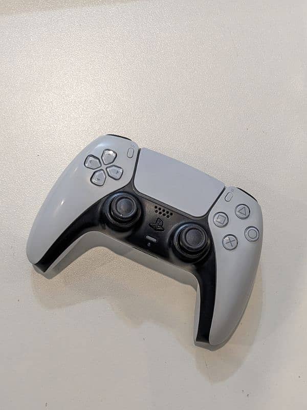 PS5 Dual Sense Controller 0